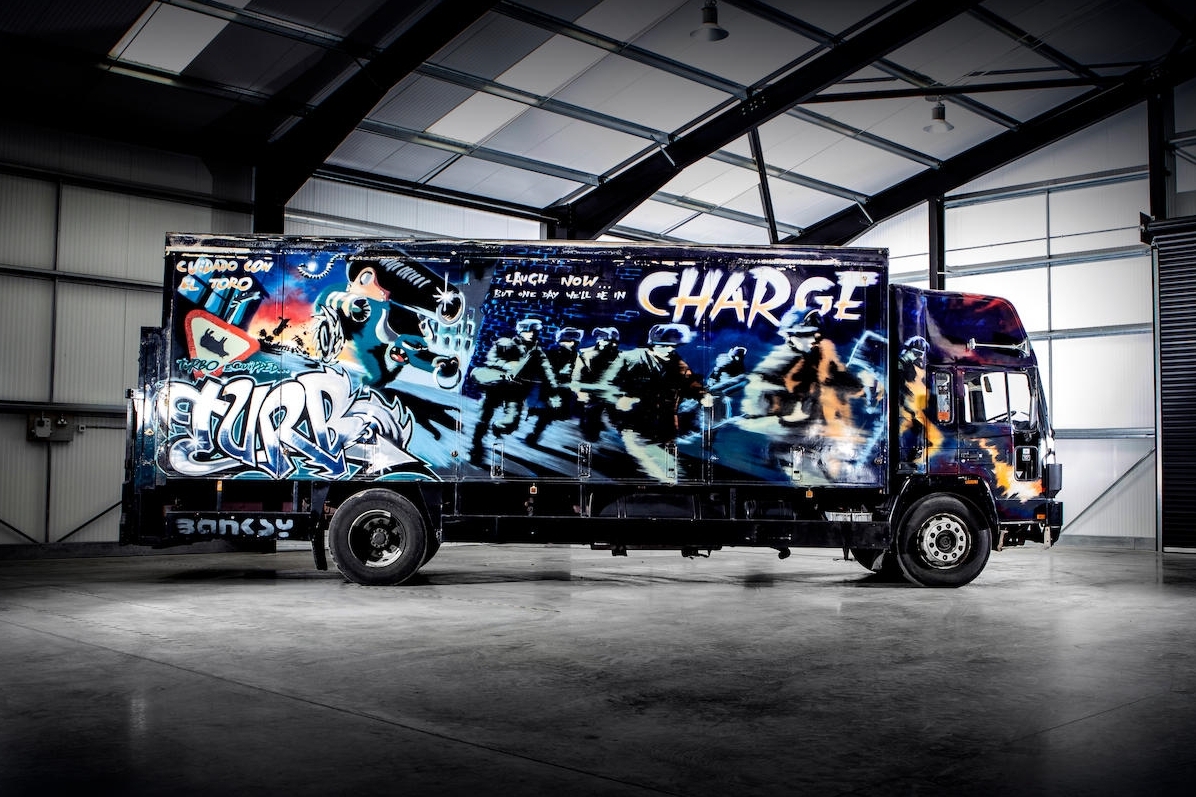 banksy杀入汽车拍卖涂鸦货车估价rmb850万