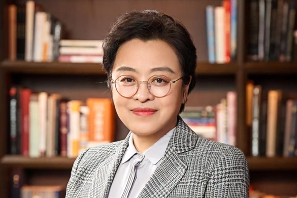 二千艺术品逆市秋季拍卖︱胡妍妍:绝非市场好我们才好 | 专题专访 | THE VALUE | 艺术新闻
