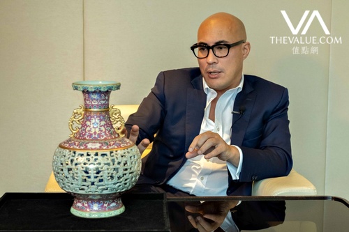 大维德瓶 伯乐旧藏仇国仕拆解hk 7 000万乾隆洋彩玲珑瓶 时下焦点 The Value 艺术新闻