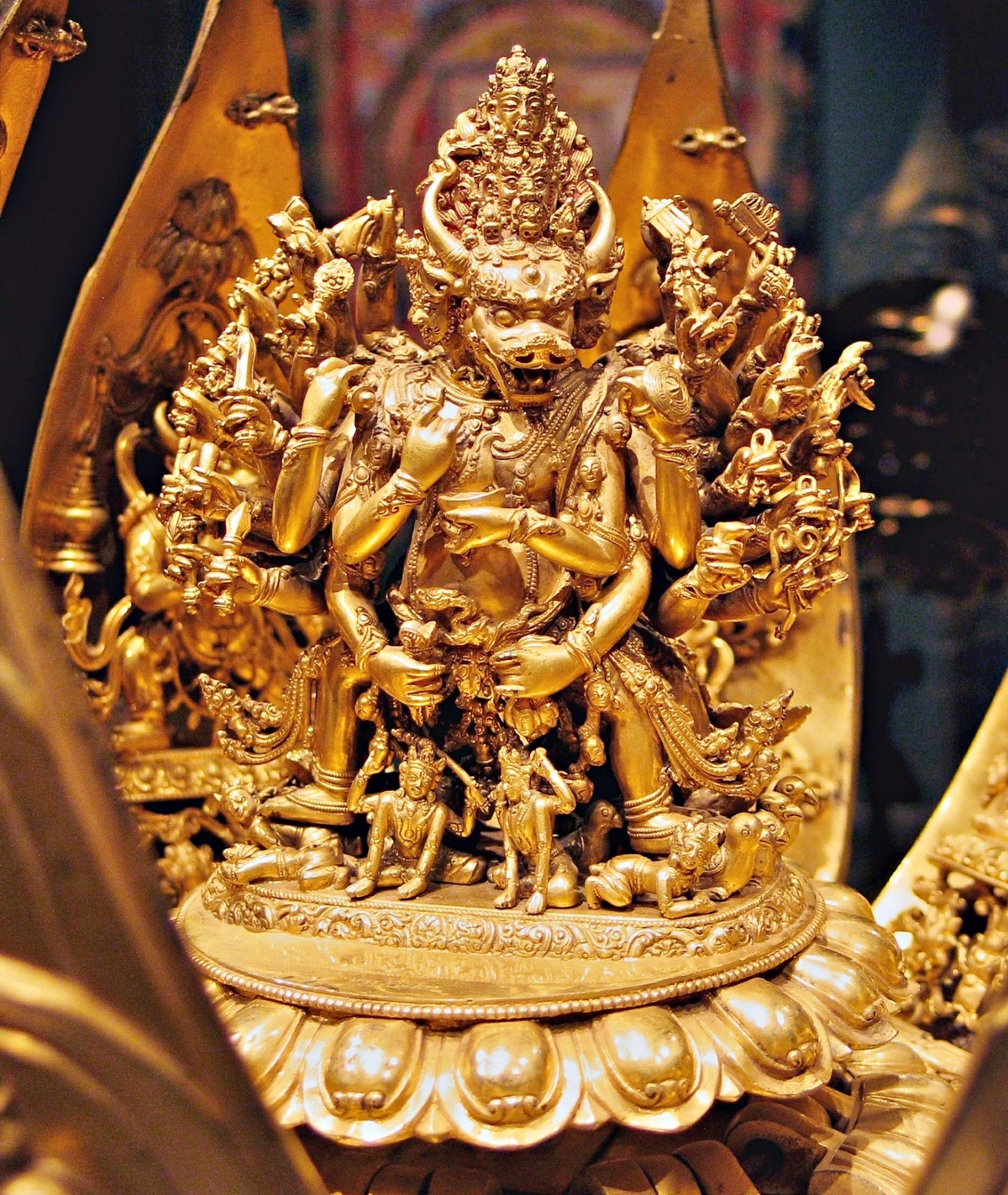 原收藏于布达拉宫,现藏西藏博物馆西藏博物馆有一尊国宝级数的佛像